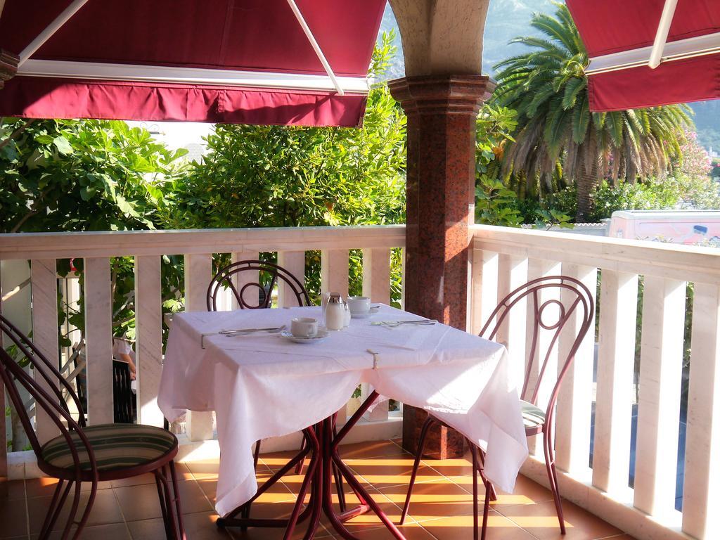 Hotel Vila Lux Budva Buitenkant foto