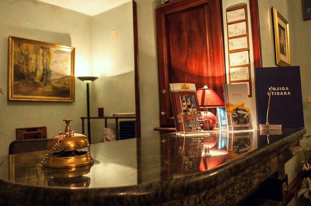 Hotel Vila Lux Budva Buitenkant foto