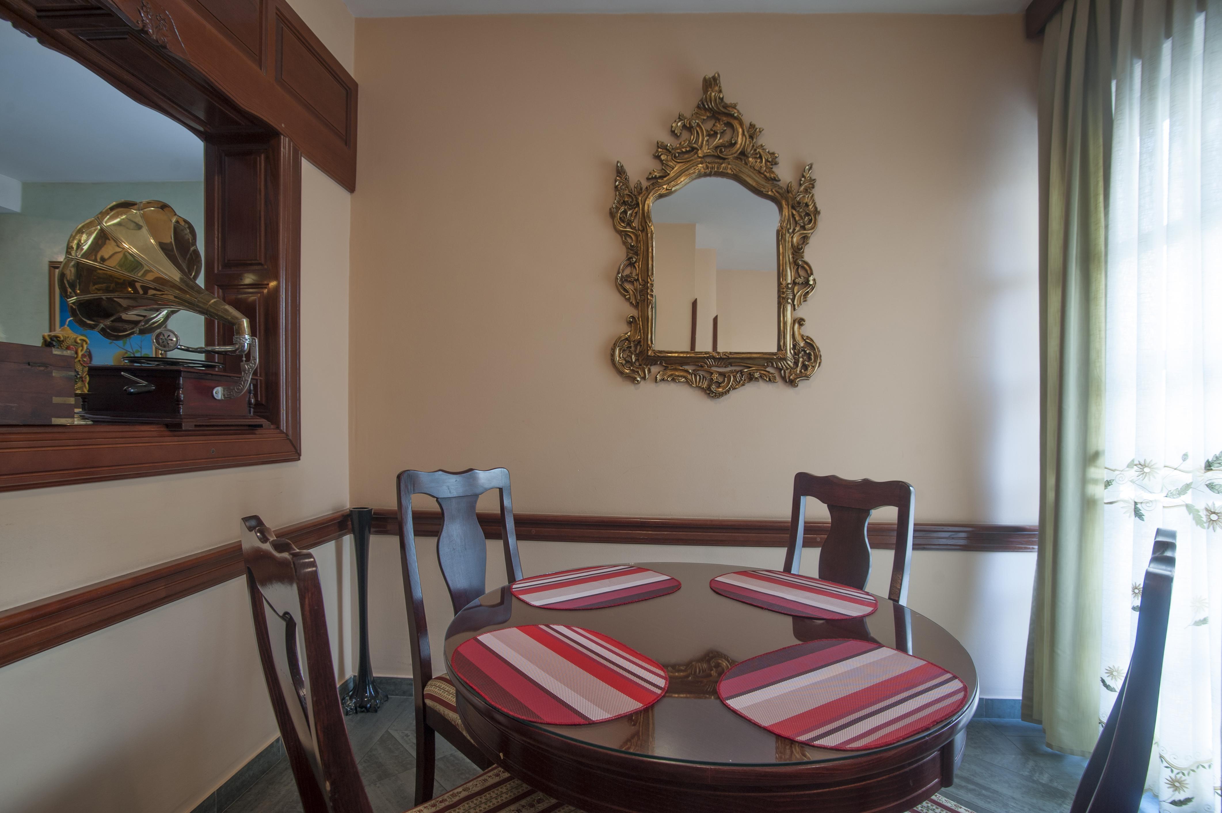 Hotel Vila Lux Budva Buitenkant foto