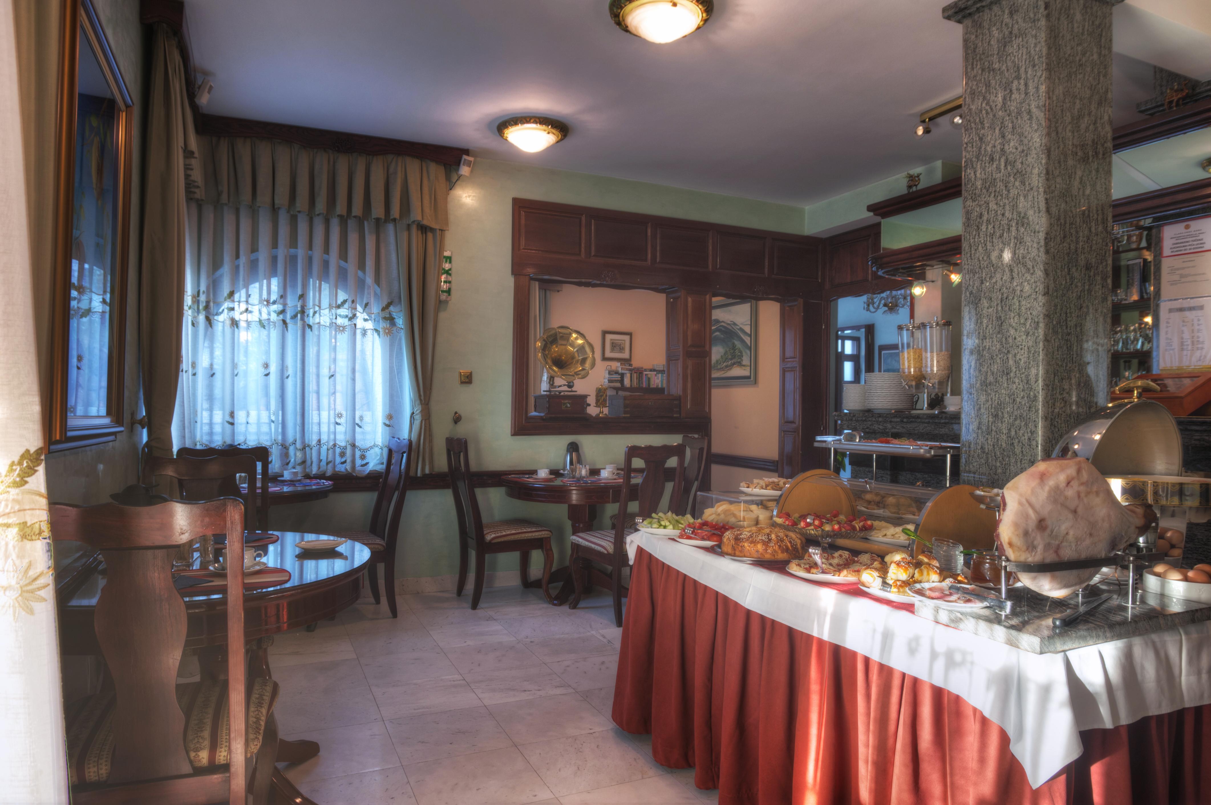 Hotel Vila Lux Budva Buitenkant foto