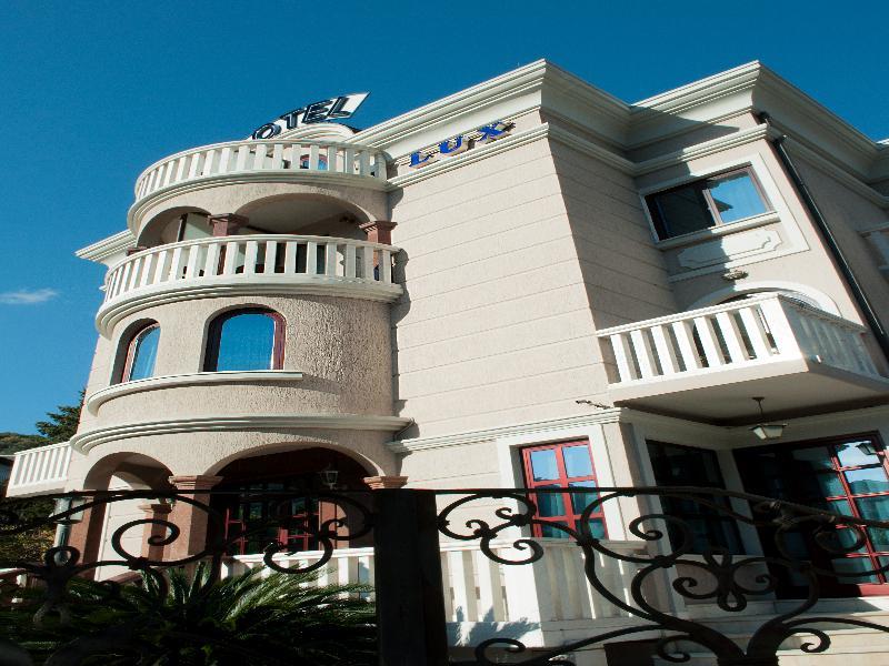 Hotel Vila Lux Budva Buitenkant foto