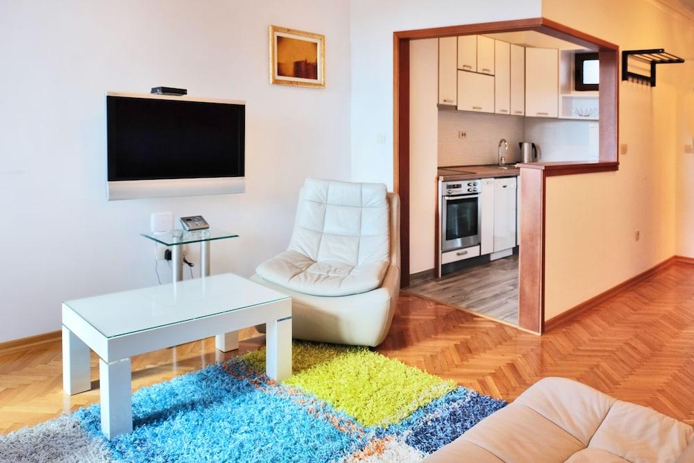 Hotel Vila Lux Budva Buitenkant foto
