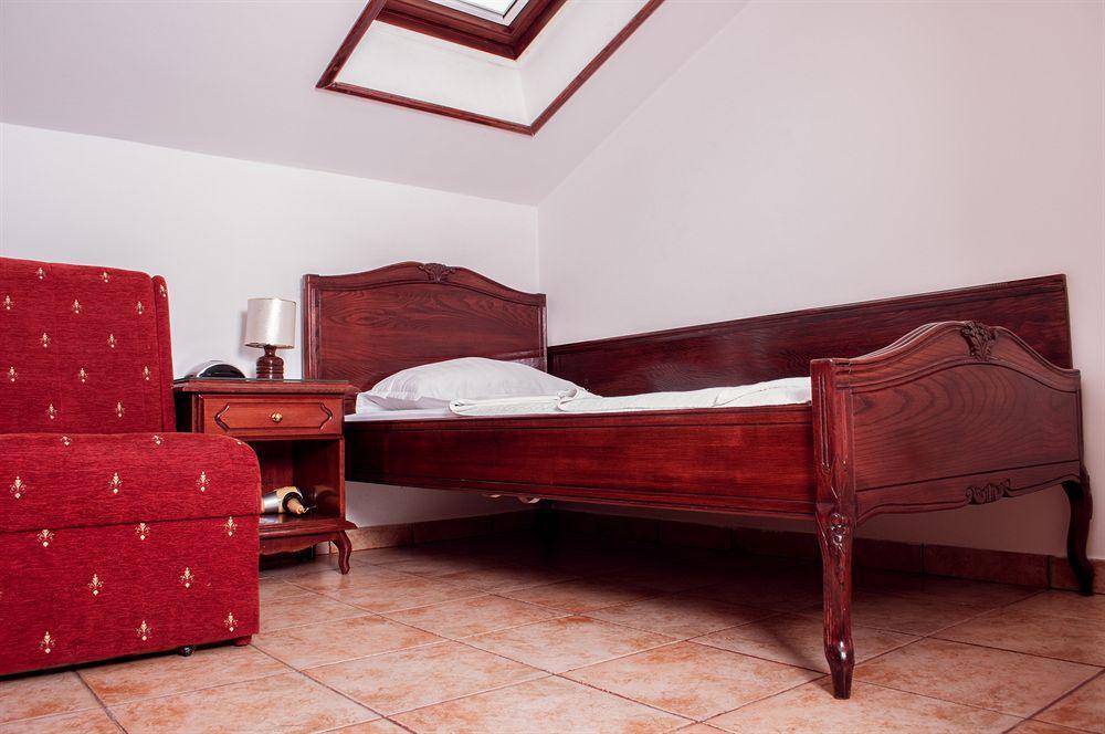 Hotel Vila Lux Budva Buitenkant foto