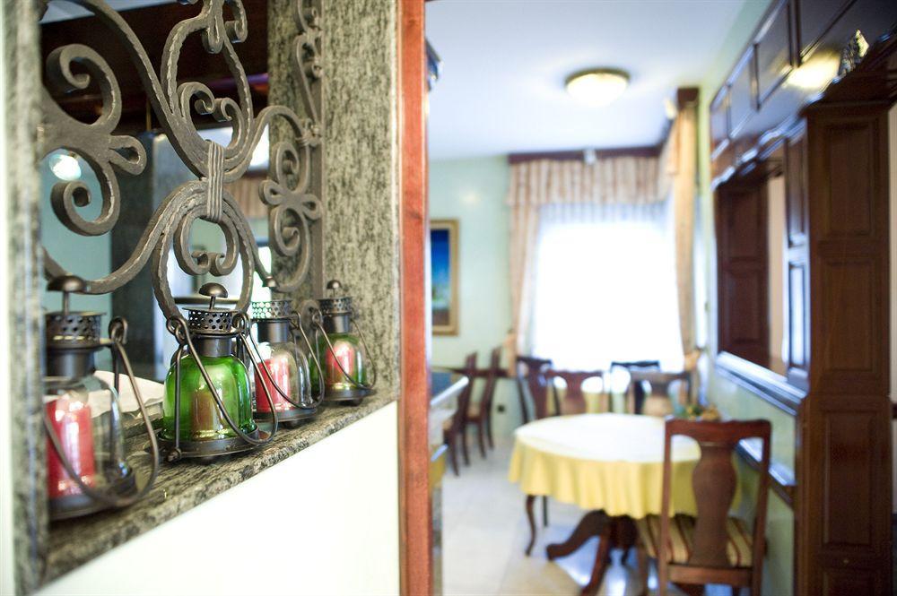 Hotel Vila Lux Budva Buitenkant foto