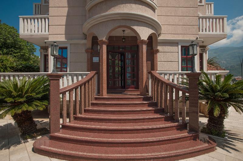 Hotel Vila Lux Budva Buitenkant foto