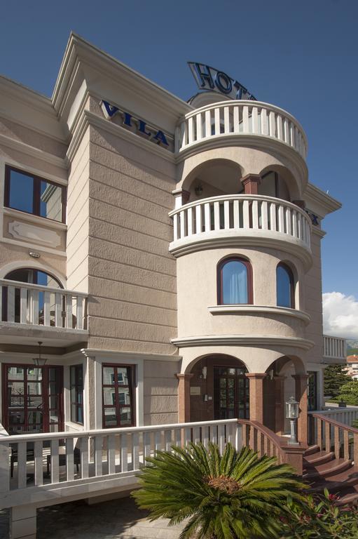 Hotel Vila Lux Budva Buitenkant foto