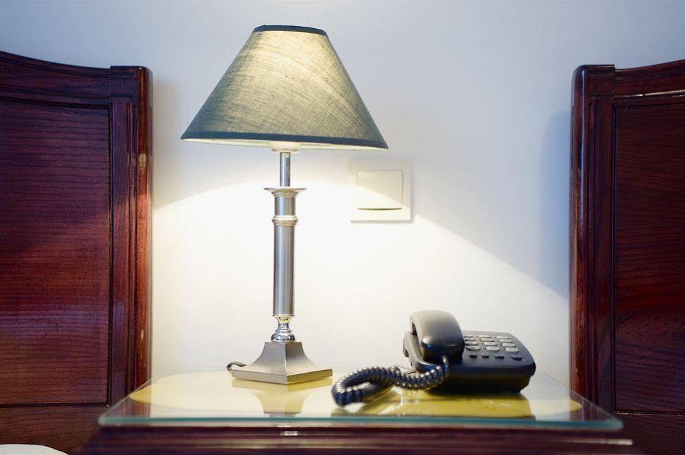 Hotel Vila Lux Budva Buitenkant foto