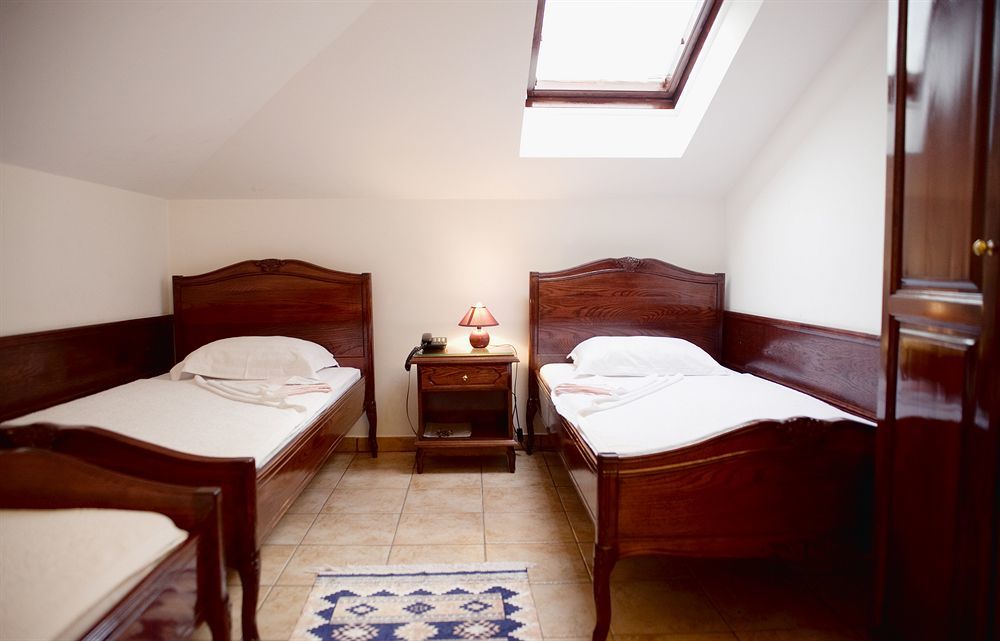 Hotel Vila Lux Budva Buitenkant foto