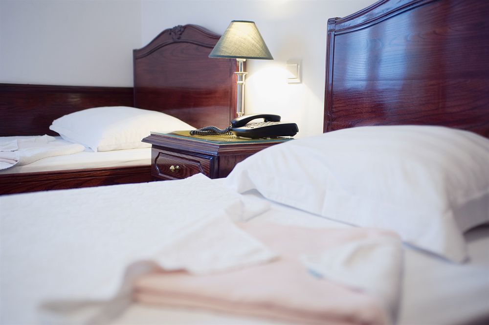 Hotel Vila Lux Budva Buitenkant foto